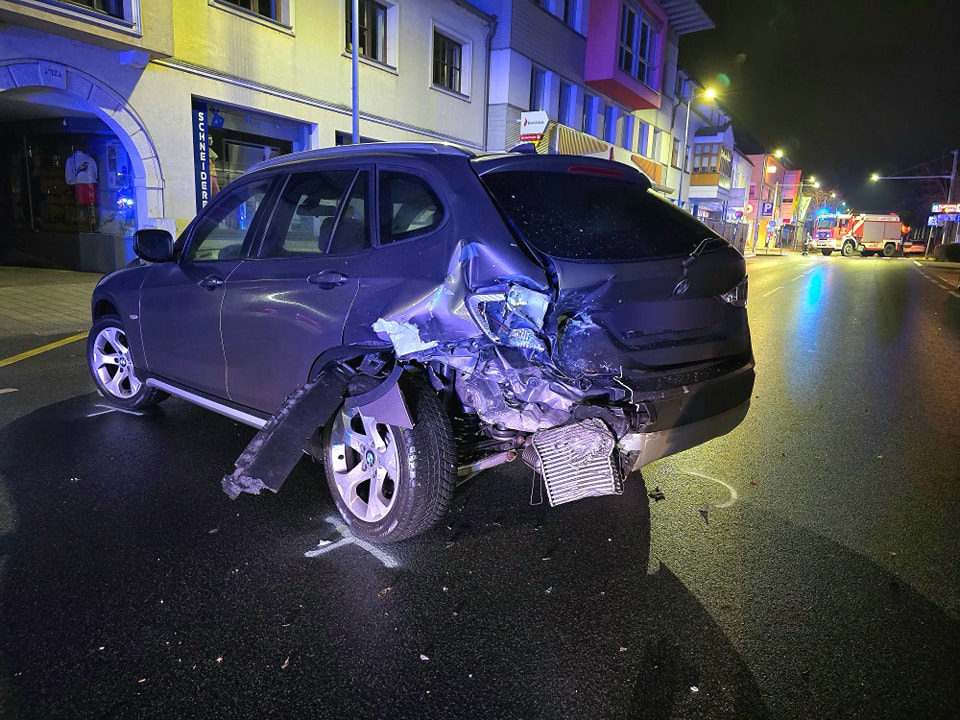 Fahrzeugbergung nach Verkehrsunfall in Neusiedl am See Freiwillige Feuerwehr Neusiedl am See 3