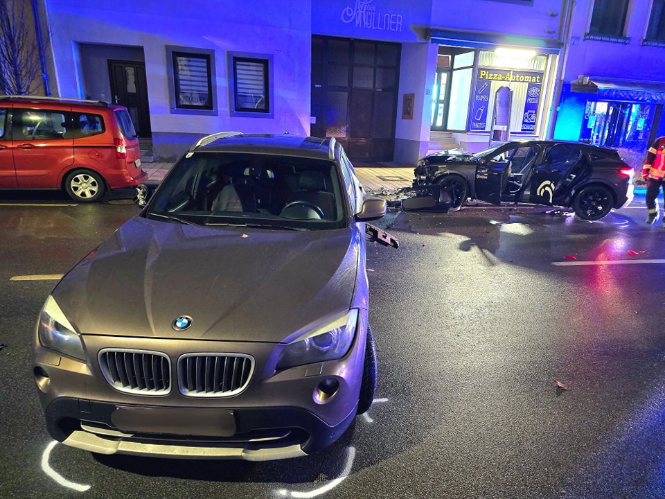 Fahrzeugbergung nach Verkehrsunfall in Neusiedl am See Freiwillige Feuerwehr Neusiedl am See 5