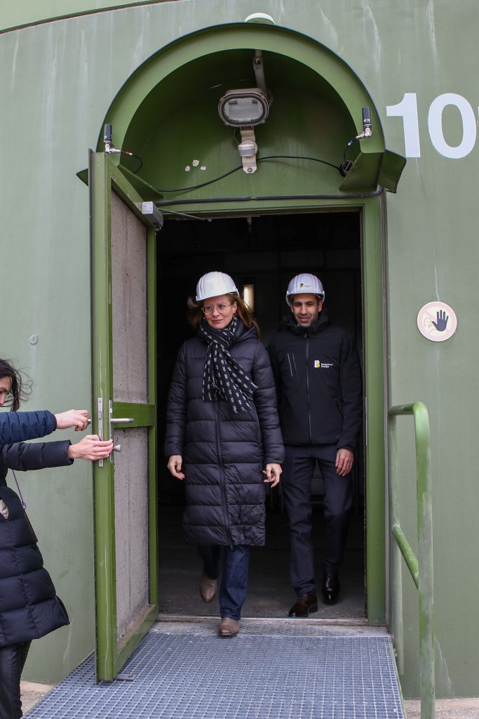 Klimaneutralität 2030: Haider-Wallner Burgenland Landeshauptmann-Stellvertreterin Anja Haider-Wallner beim Besuch des Agri-PV-Wind-Parks in Tadten/Wallern mit Stephan Sharma, CEO der Burgenland Energie, und DI Matthias Grün, Vorsitzender des Vorstandes Esterhazy Betriebe AG 7
