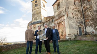 Ausstellung der Pelikan über Güssing