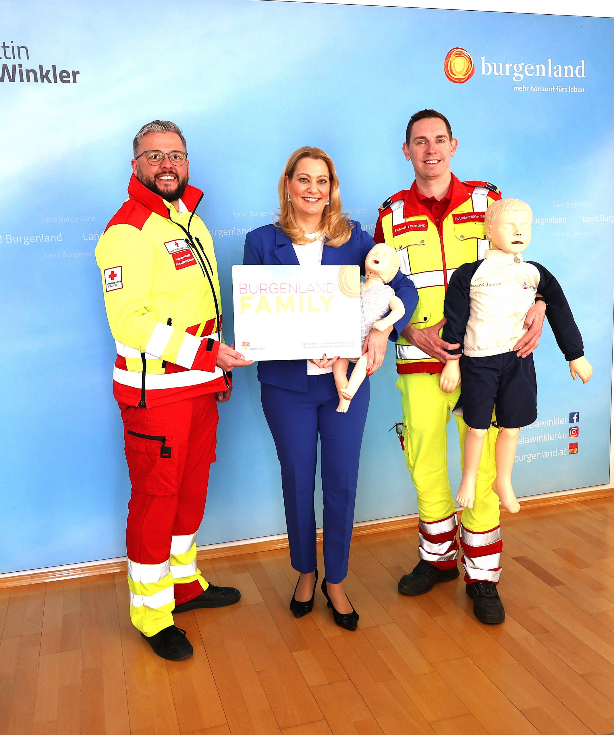 Land Burgenland unterstützt Erste Hilfe Kindernotfallkurse Johannes Huber, Landesrätin Daniela Winkler, Florian Bencic.
