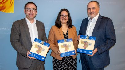 Übergabe Grenzbuch 1