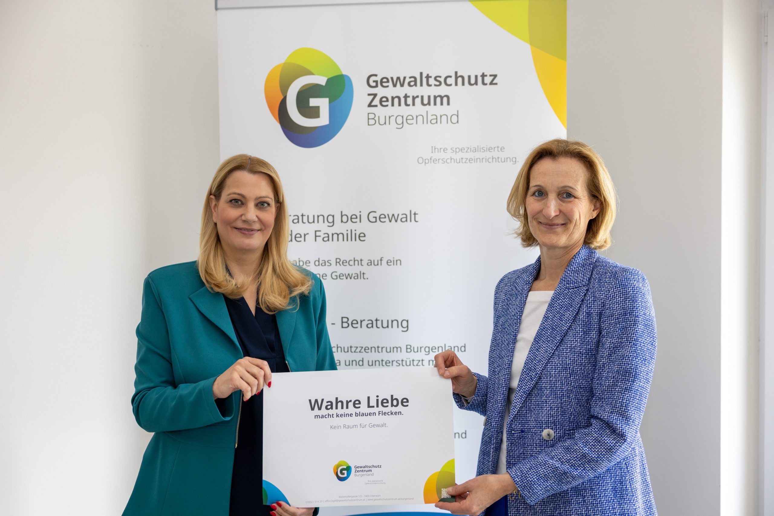 LRin Winkler: Gewaltschutzzentrum in Oberwart Landesrätin Mag.a (FH) Daniela Winkler (links im Bild) und Mag.a Karin Gölly, Geschäftsführerin des Gewaltschutzzentrums Burgenland.