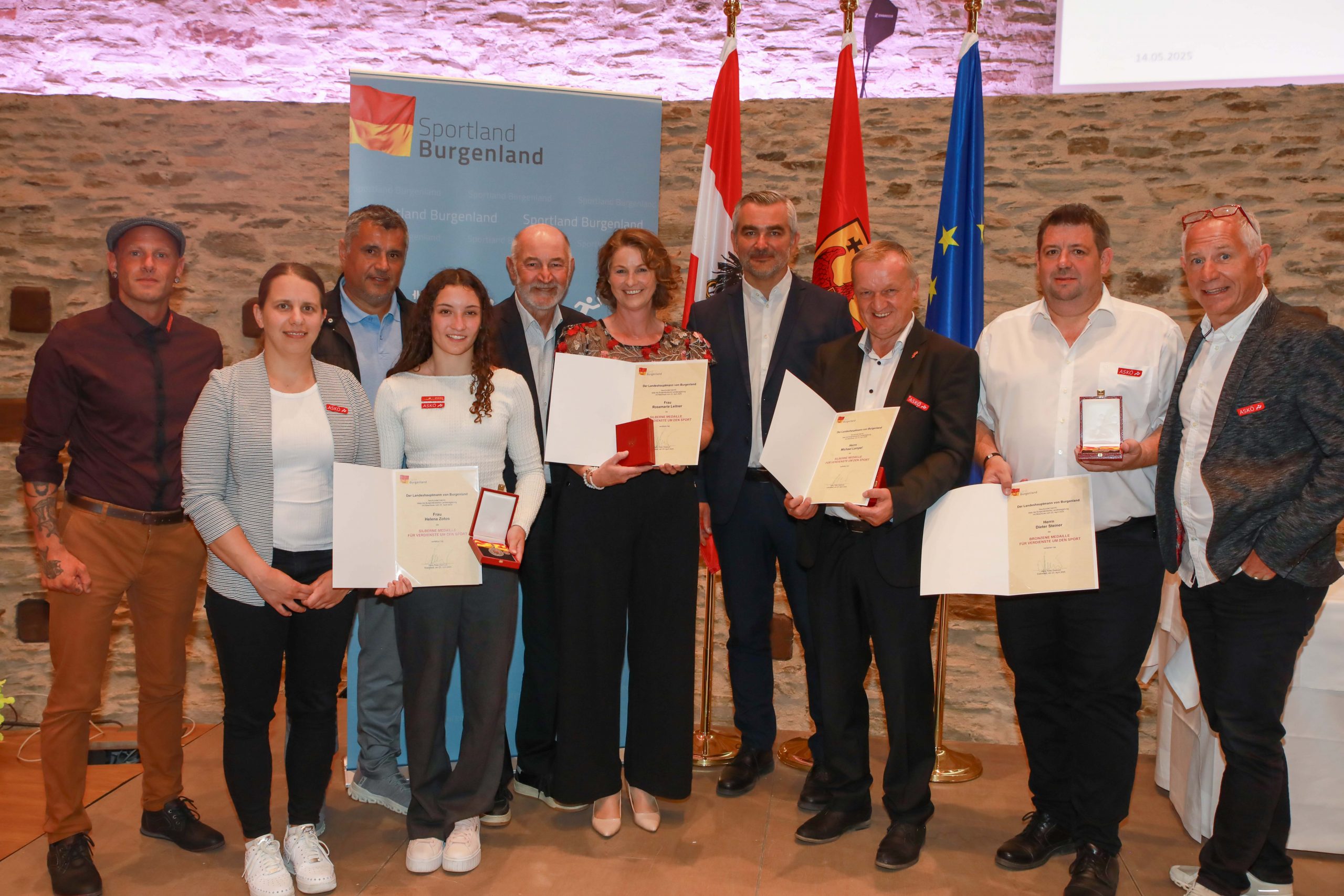 Burgenländische Ehrung für Aktive und Funktionäre im Sport Burgenland Sportlandesrat Heinrich Dorner ASKÖ