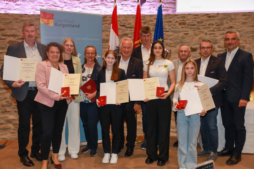 Burgenländische Ehrung für Aktive und Funktionäre im Sport Burgenland Sportlandesrat Heinrich Dorner ASVÖ