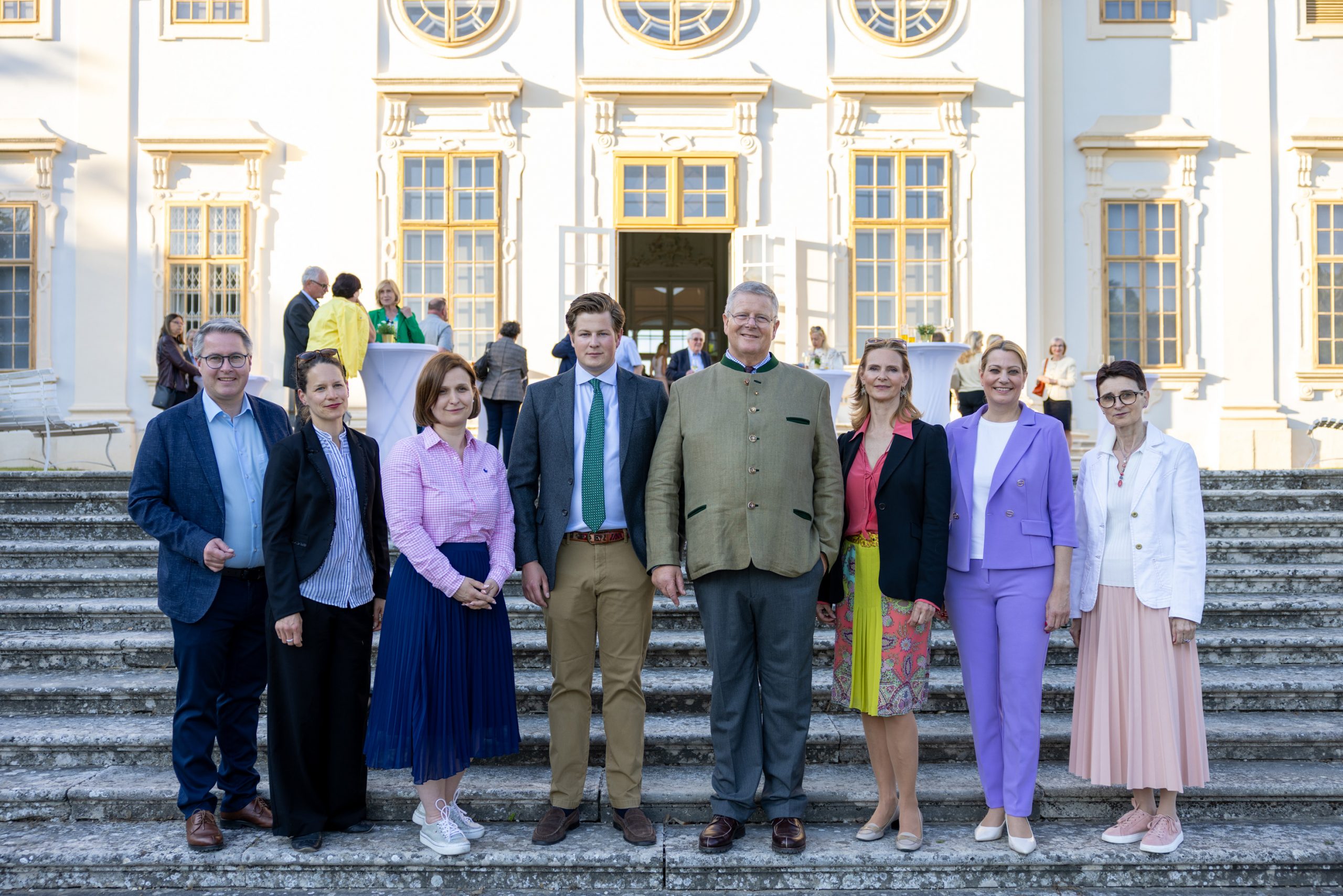 Auftakt zur Jahresausstellung im Schloss Halbturn: "Verborgene Schätze aus dem Hause Habsburg" Landesrätin Daniela Winkler bei der Präsentation im Schloss Halbturn. Landesrätin Daniela Winkler, Mag. Gabriele Schindl, Organisationsleitung und Philippa Königsegg-Aulendorf, Präsidentin des Vereins der Halbturner Schlosskonzerte.