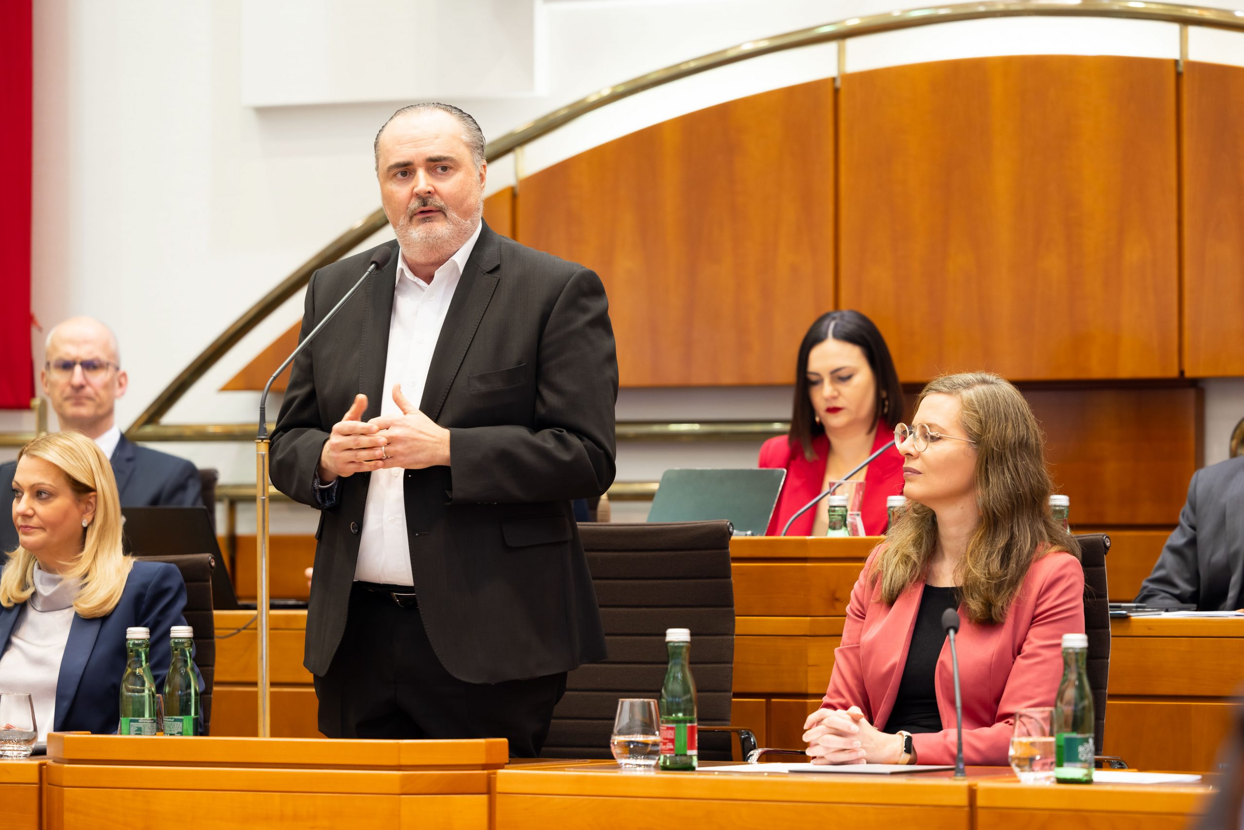 ME/CFS-Anlaufstelle ist Teil der burgenländischen Gesundheitsoffensive Landeshauptmann Hans Peter Doskozil mit Landeshauptmann-Stellvertreterin Anja Haider-Wallner bei der Landtagssitzung am 20. Feber 2025 Burgenland