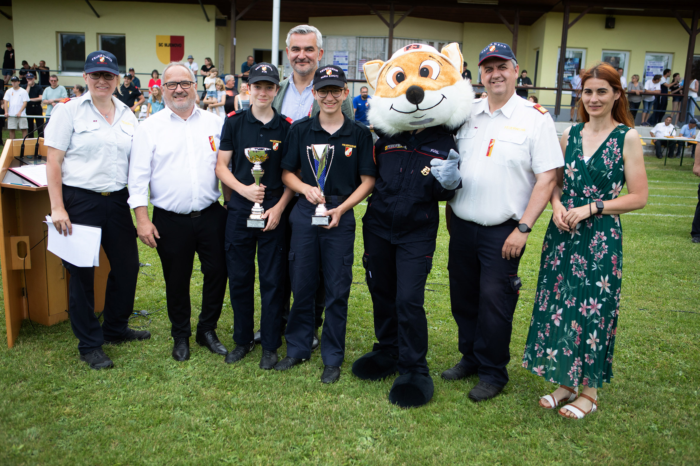 Feuerwehr-Nachwuchs des Bezirkes Oberpullendorf zeigte Top-Leistungen Der Nachwuchs wurde für ihre Leistungen beim Bezirksbewerb in Kroatisch Minihof ausgezeichnet. Die Pokale überreichten bei der Siegerehrung Landesrat Heinrich Dorner, Landtagsabgeordnete Carina Laschober-Luef, Bürgermeister Christian Balogh, Landesfeuerwehrkommandant-Stellvertreter LBDS Martin Reidl  und Bezirksfeuerwehrjugendreferentin HBI Barbara Wessely.