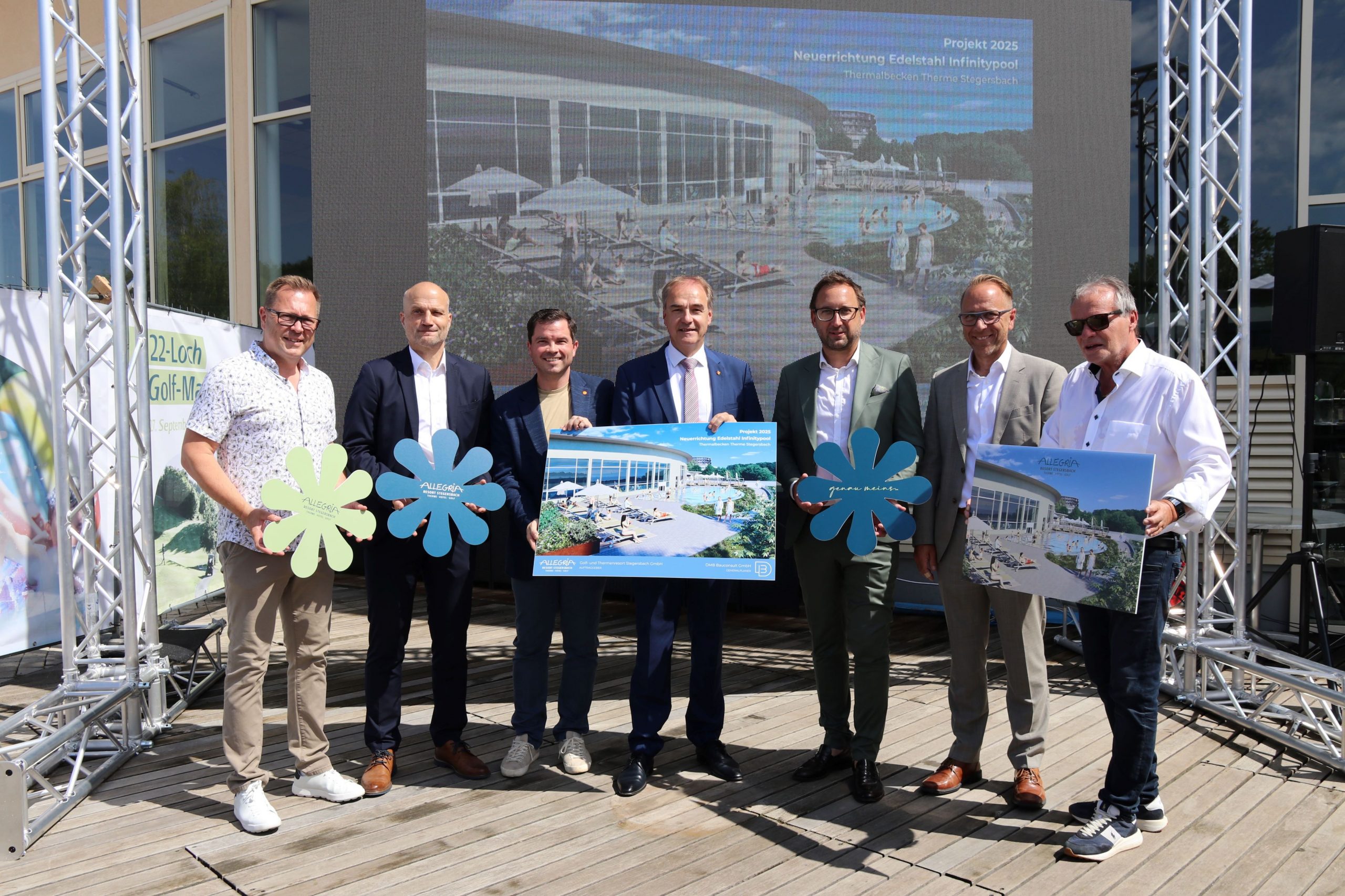 Neuer Außenbereich und Sommerprogramm im Allegria Resort Stegersbach Sonnentherme-Geschäftsführer Werner Cerutti, Landesrat Leonhard Schneemann, Bürgermeister Jürgen Dolesch und General Manager und Prokurist Marcel Pomper.