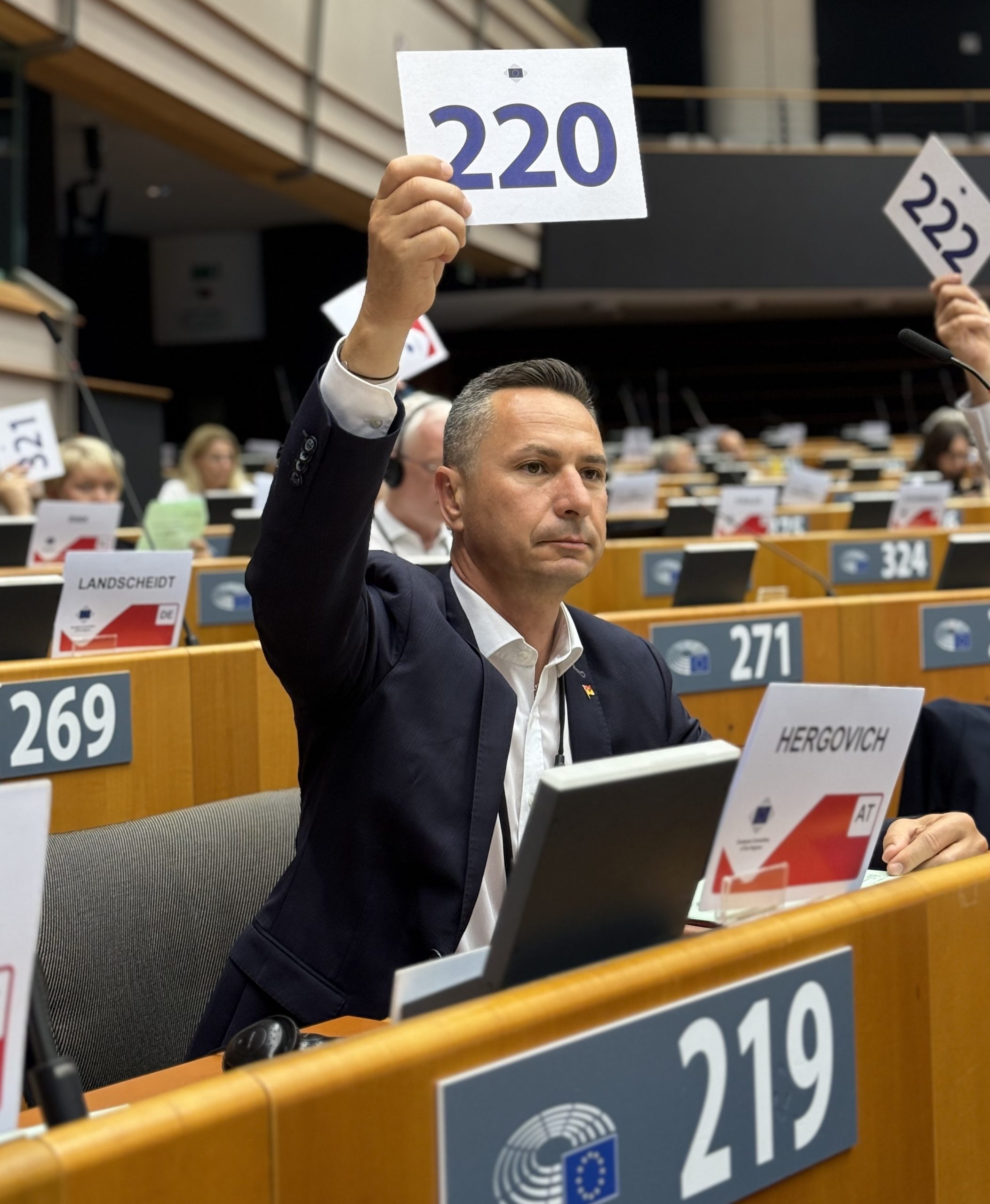 Hergovich im AdR zum EU-Weinpaket: „Brauchen weitere Maßnahmen zur Stärkung der Weinregionen“ Burgenlands AdR-Vertreter Robert Hergovich bei seiner heutigen Wortmeldung im Plenum des Ausschusses der Regionen
