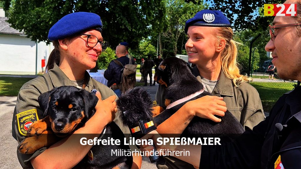 Welpentaufe in Kaisersteinbruch 2025 Gefreite Lilena SPIEßMAIER, Militärhundeführerin