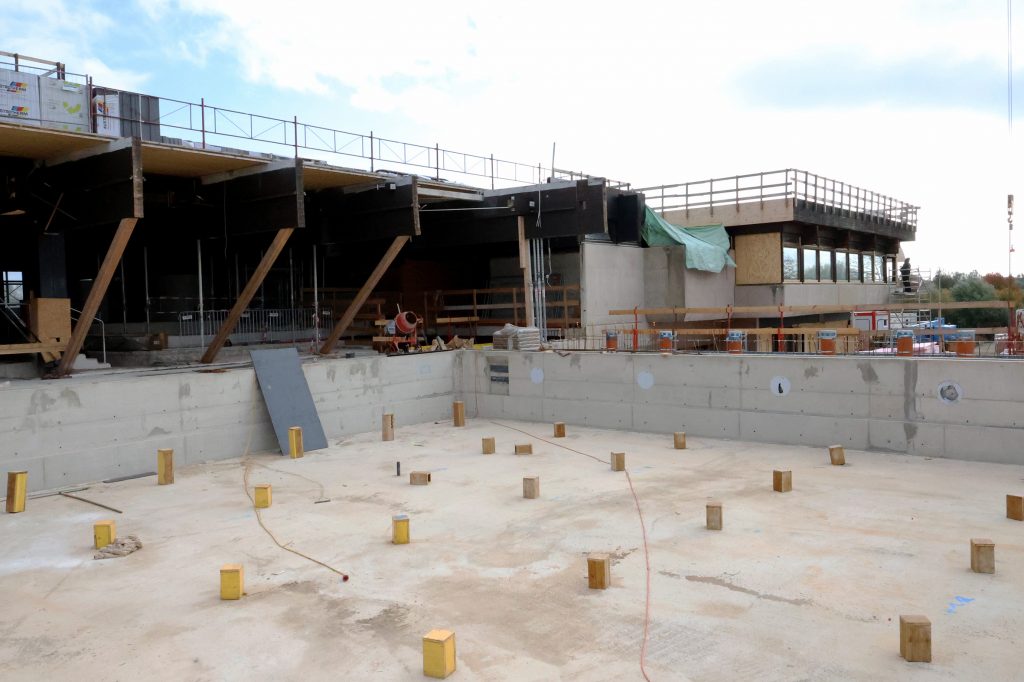 LR Dorner: Baufortschritt im Hallenbad Neusiedl liegt voll im Zeitplan
