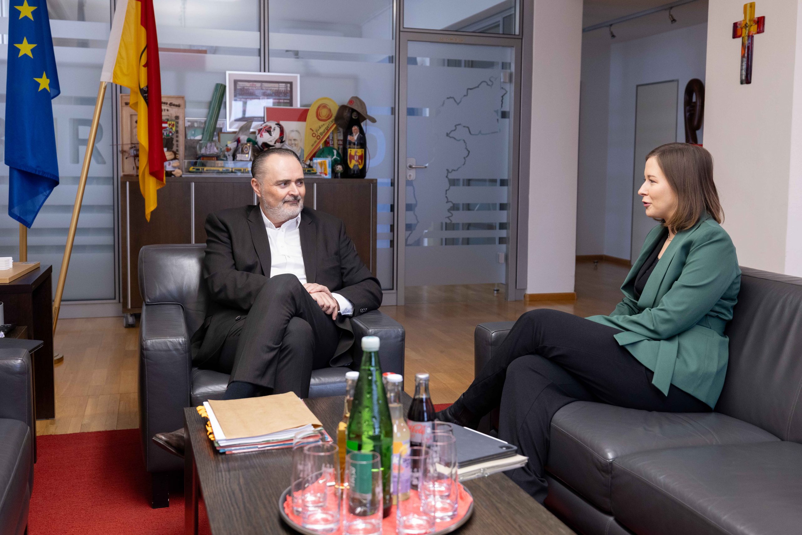 Antrittsbesuch im Zeichen von Bildungs- und Frauenpolitik Besuch BM Holzleitner 1: Frauenministerin Eva-Maria Holzleitner absolvierte am Freitag ihren Antrittsbesuch im Burgenland und wurde in Eisenstadt von Landeshauptmann Hans Peter Doskozil empfangen.