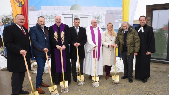 Spatenstich Pfarrkirche Bruckneudorf 1