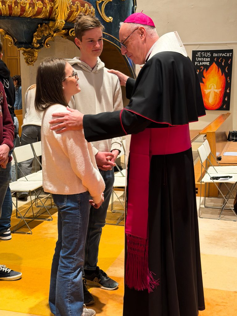 Segensfeier im Dom: Viele junge Menschen feiern ihren Aufbruch
Maturanten 
Diözesanbischof Ägidius Zsifkovics