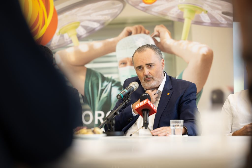 Landeshauptmann Hans Peter Doskozil bei der Pressekonferenz.