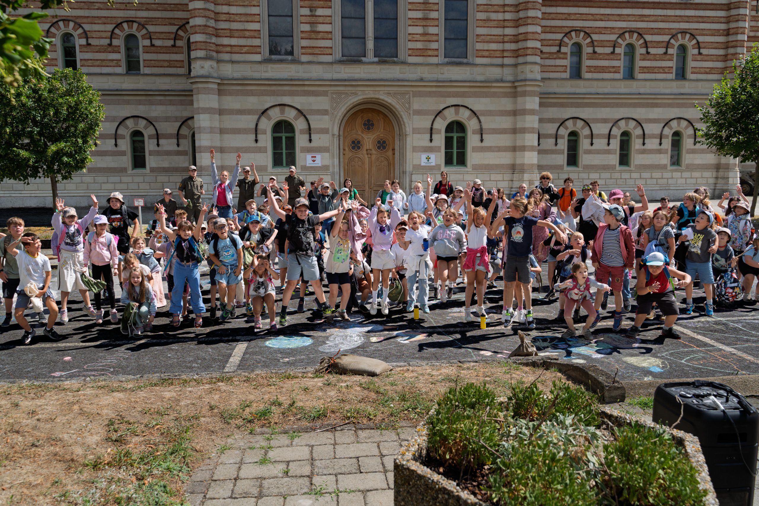 Eisenstädter Ferienspiel: Kinder gestalteten Friedensbild in der MARTIN-Kaserne