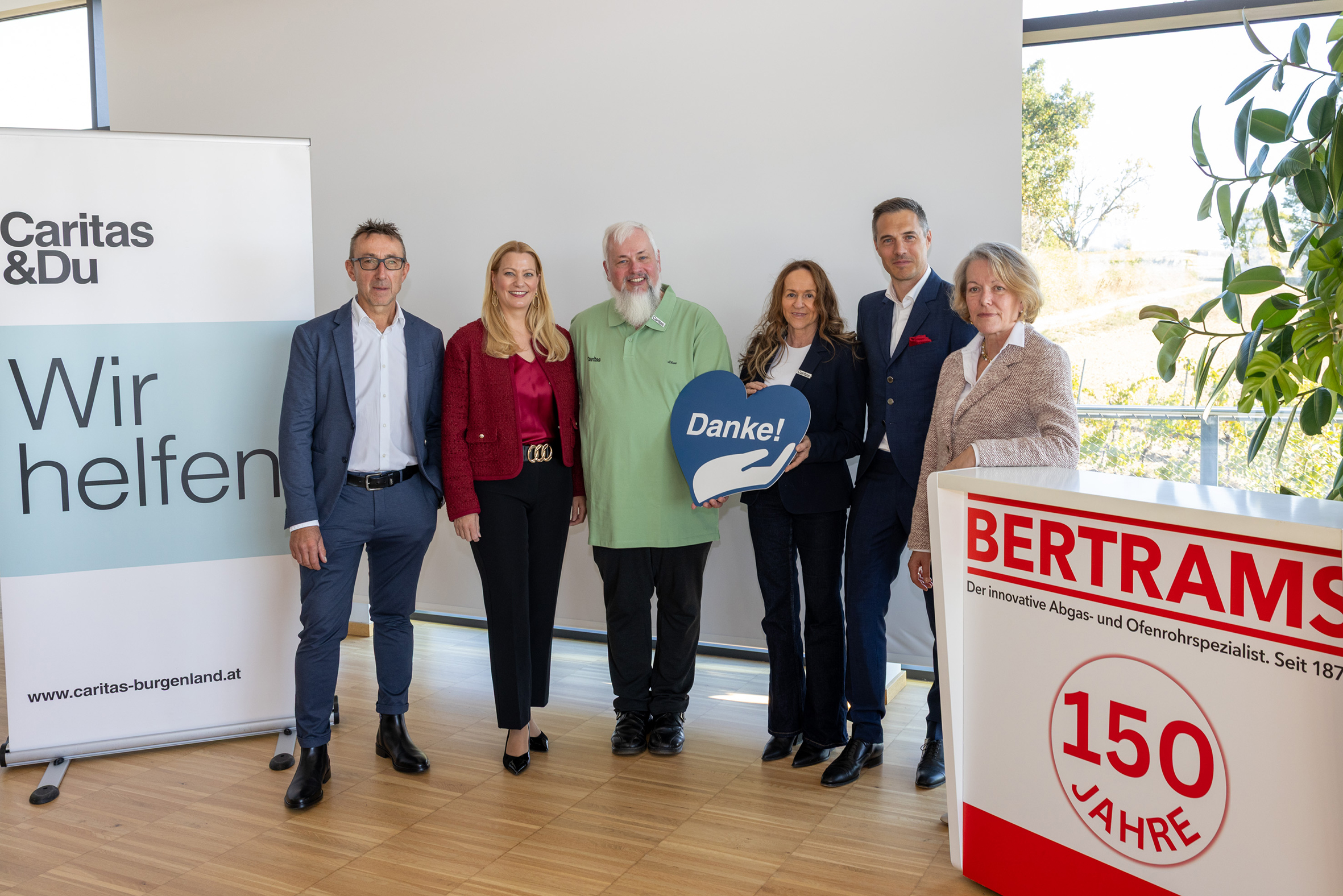 Präsentation der Initiative Wärme schenken von Bertrams und Caritas Burgenland am Bertrams-Standort in Jois