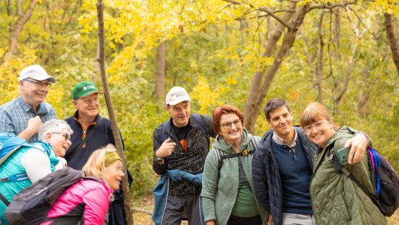 Bibelwanderung Jois 2026 – Gruppe im Herbstwald