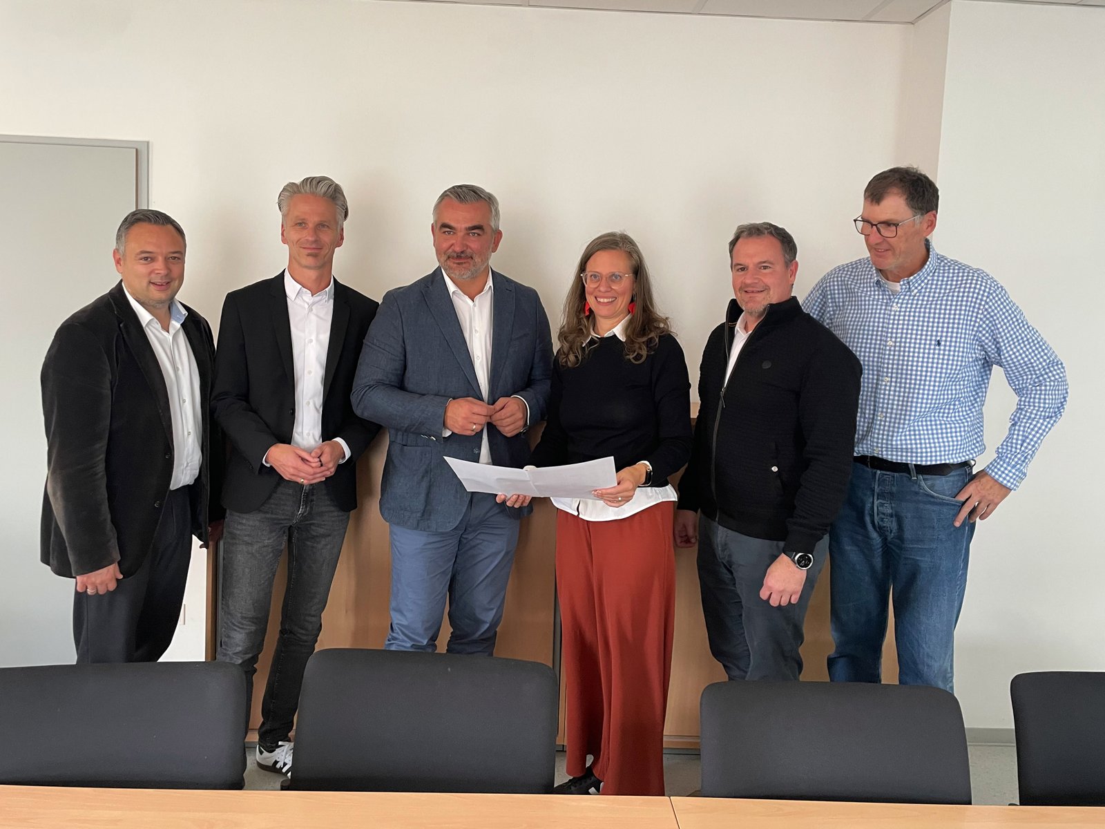 E-Auto-Förderung Burgenland: LH-Stv.in Anja Haider-Wallner und LR Heinrich Dorner mit dem Vorstand des Burgenländischen Öko-Energiefonds (BÖEF)