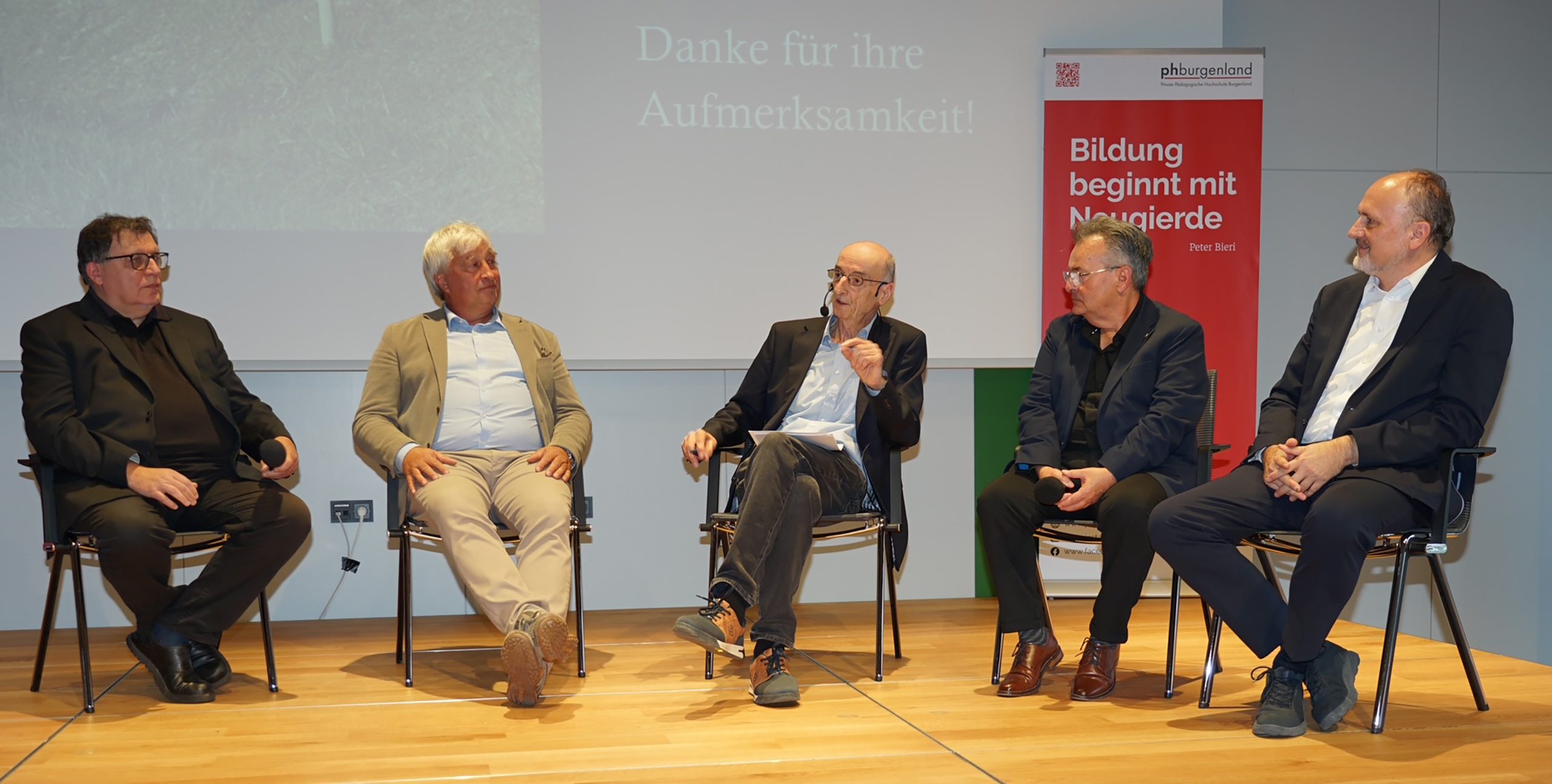 Podiumsdiskussion zu 50 Jahre Volksgruppengesetz beim Forum4Burgenland in Oberwart mit Historiker Gerhard Baumgartner und Vertretern der burgenländischen Volksgruppen