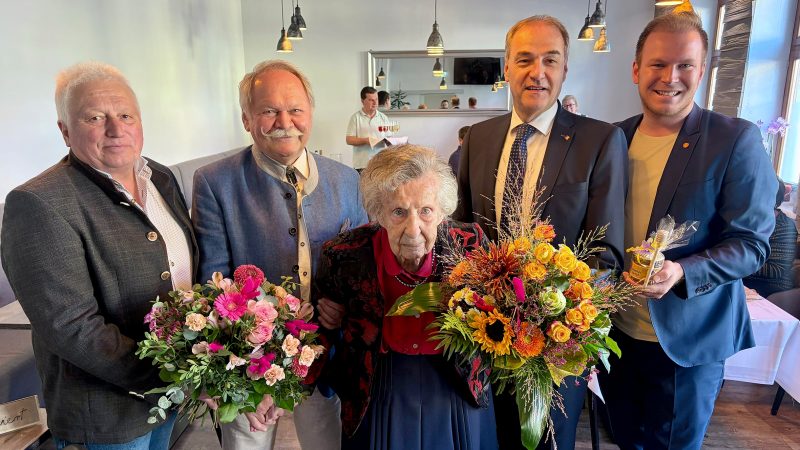 Hedwig Weinhofer feiert 100. Geburtstag in Heiligenkreuz im Lafnitztal