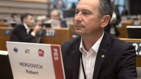 Robert Hergovich bei der AdR-Plenartagung in Brüssel